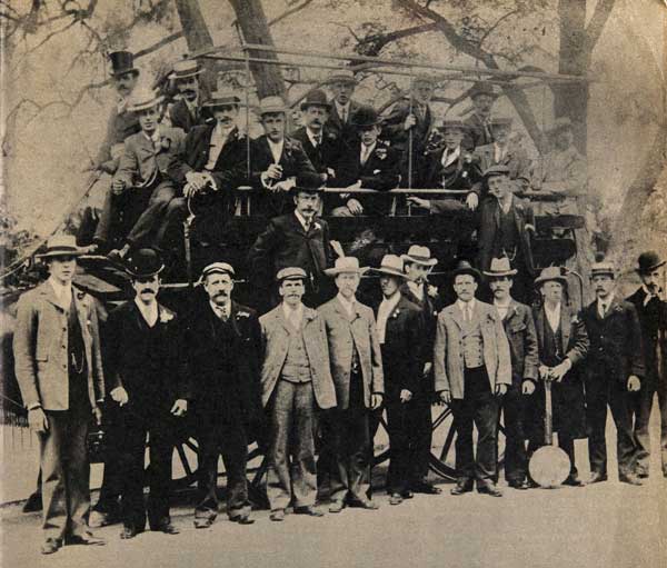 E & A Wates staff outing, 1907. © E & A Wates